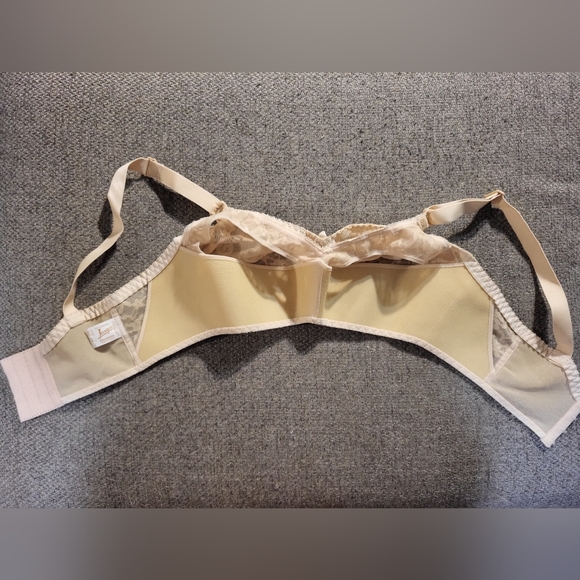 Vintage JEUNIQUE Beauty Style J3180 Beige Soft Cup Bra 32F Wireless - Picture 6 of 15